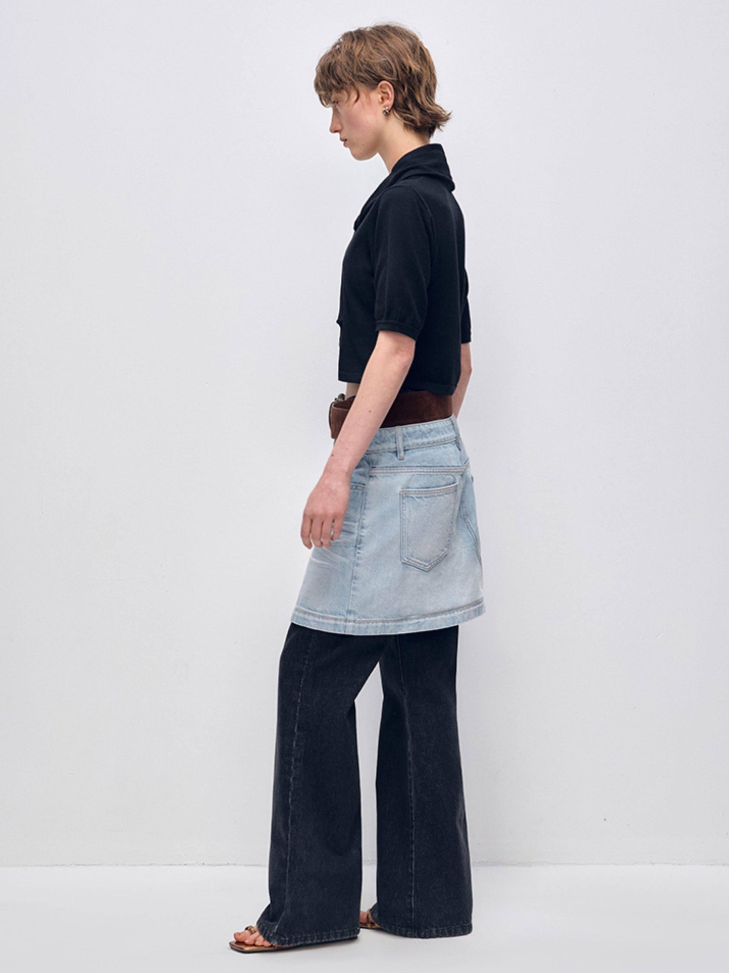 RUN TO THE FUTURE Vintage Knit Solid Black Short Sleeve Straight Fit Ladies Crop Tops