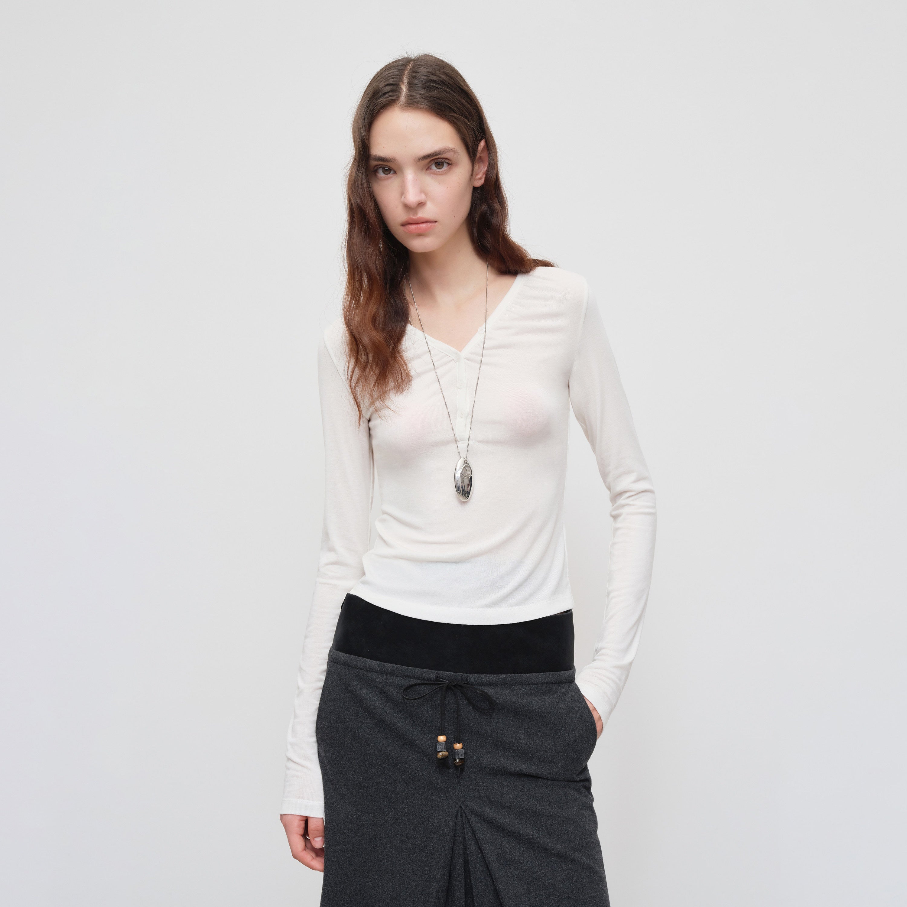 RUN TO THE FUTURE Breathable Lyocell Slim V-neck Button Detail Women Casual Long Sleeve T-Shirts