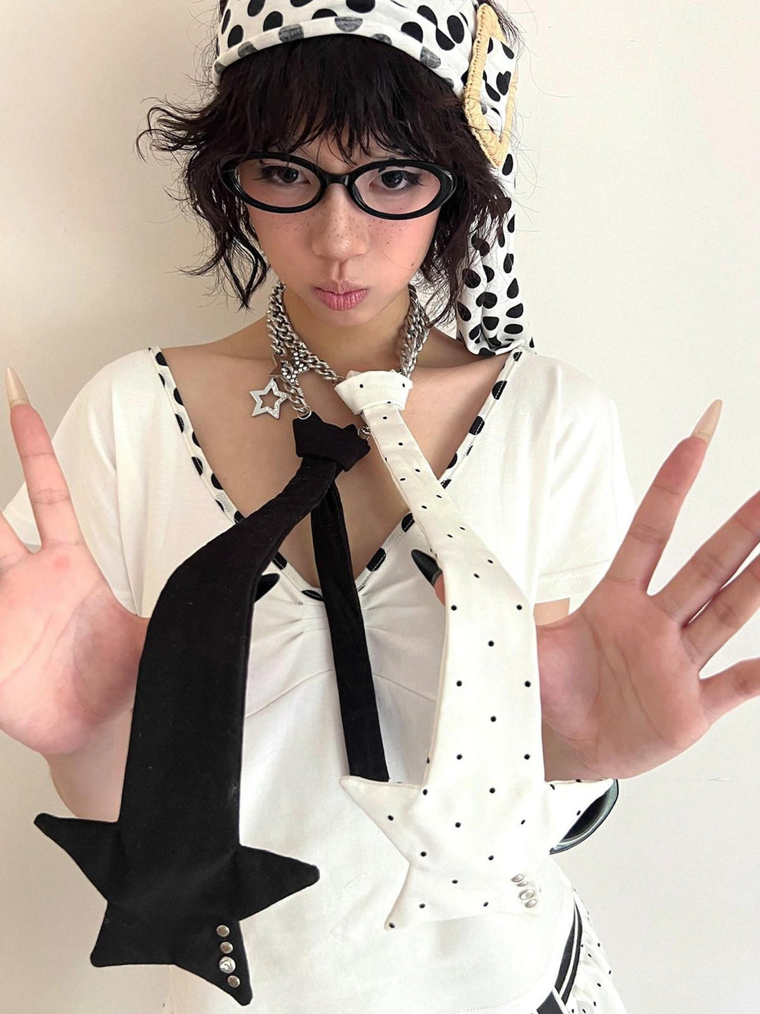 nit alcove Elegant Black White Polka Dot Arrow Tie Pendant Women Trendy Necklaces