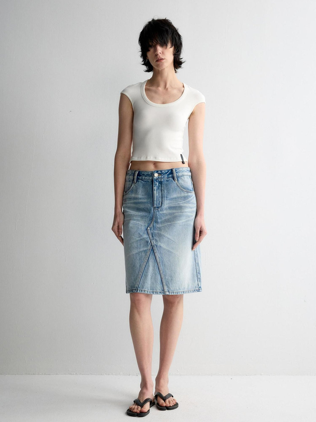 RUN TO THE FUTURE Versatile Slim Fit Short Solid Viscose Cotton Blend Women T Shirt Crop Tops