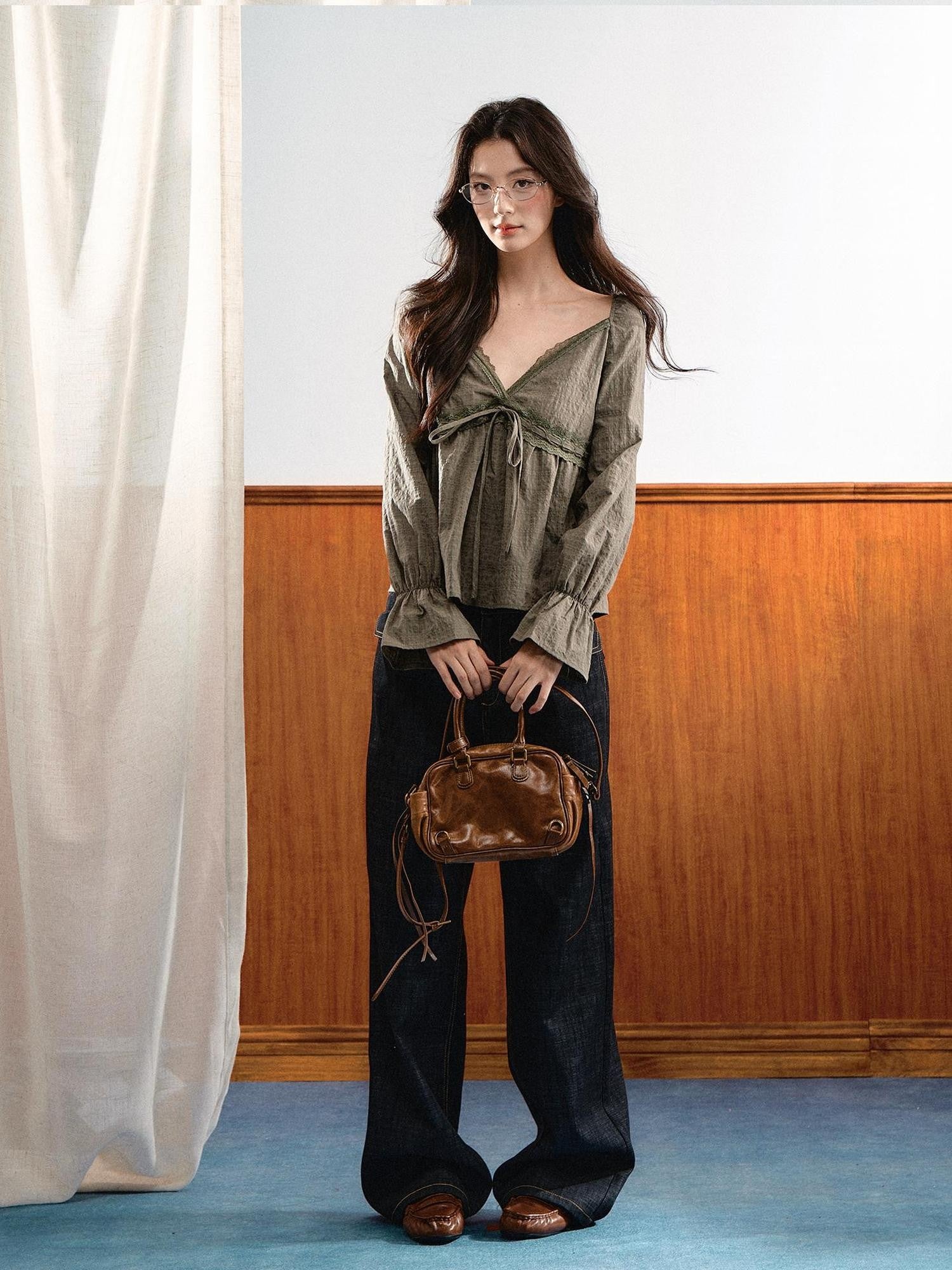 7Shiftin French Lace V-neck Bell Sleeve Drawstring Women&