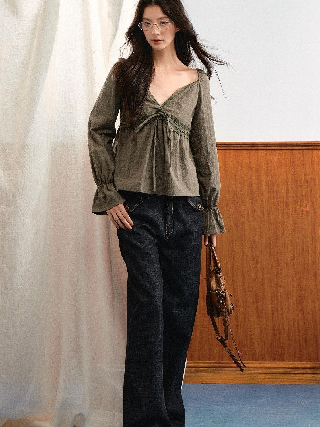 7Shiftin French Lace V-neck Bell Sleeve Drawstring Women&