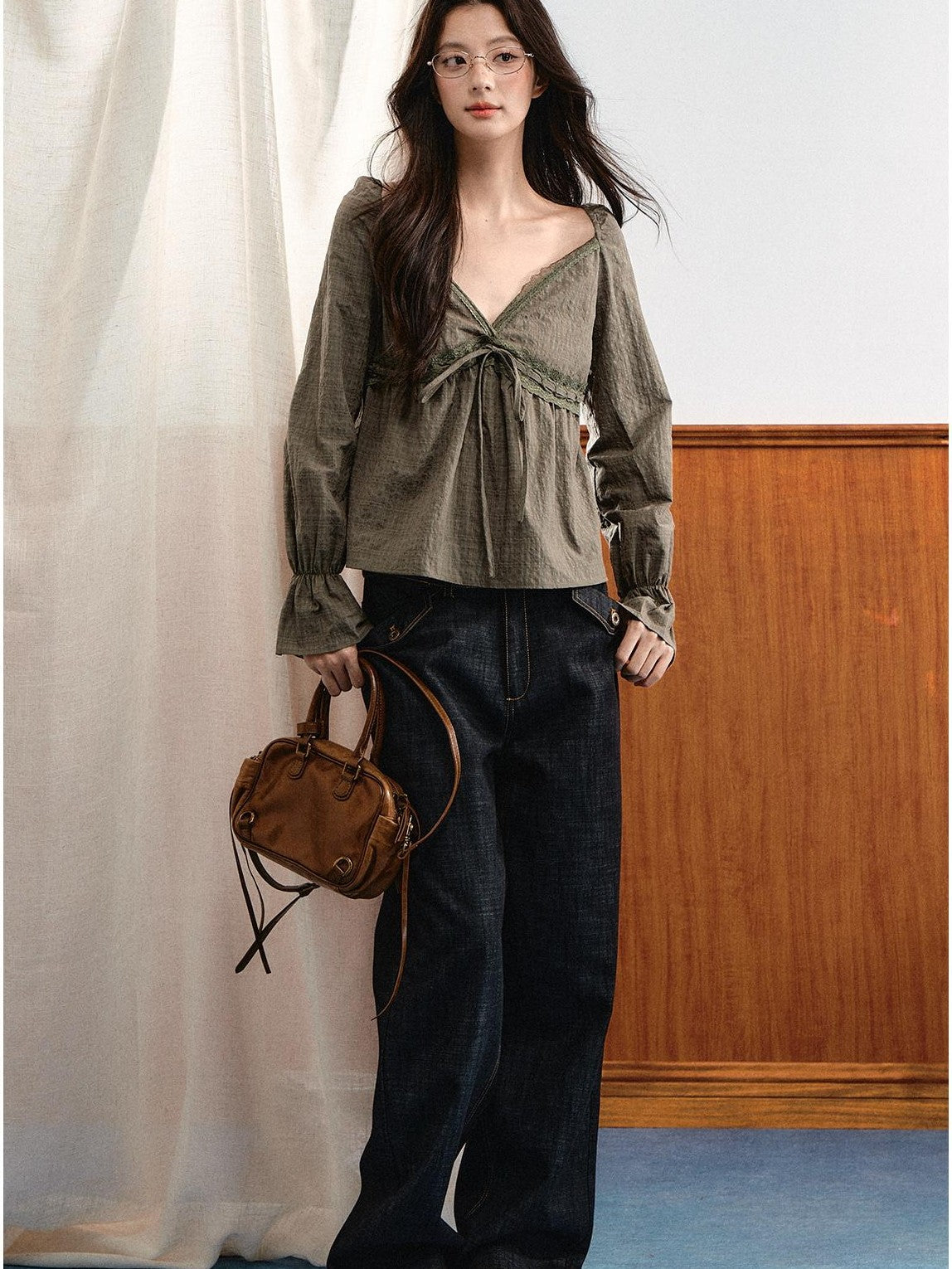 7Shiftin French Lace V-neck Bell Sleeve Drawstring Women&
