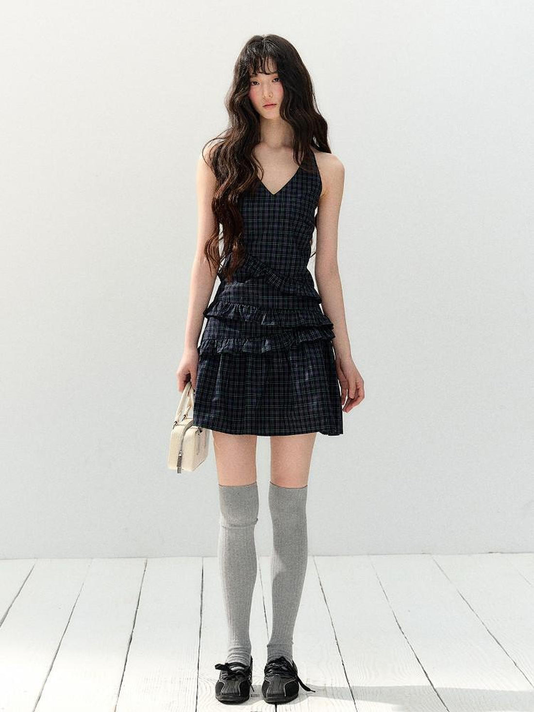 7Shiftin Navy Plaid Pleated Cinched Waist V-neck Women&