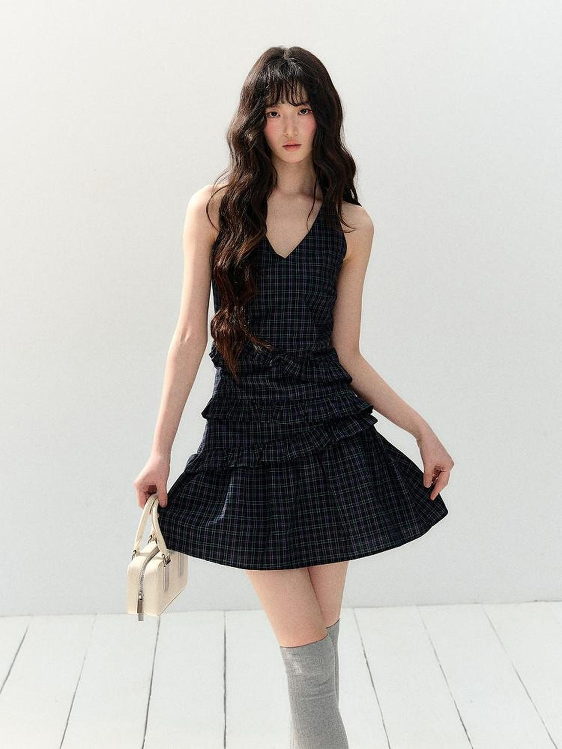 7Shiftin Navy Plaid Pleated Cinched Waist V-neck Women&