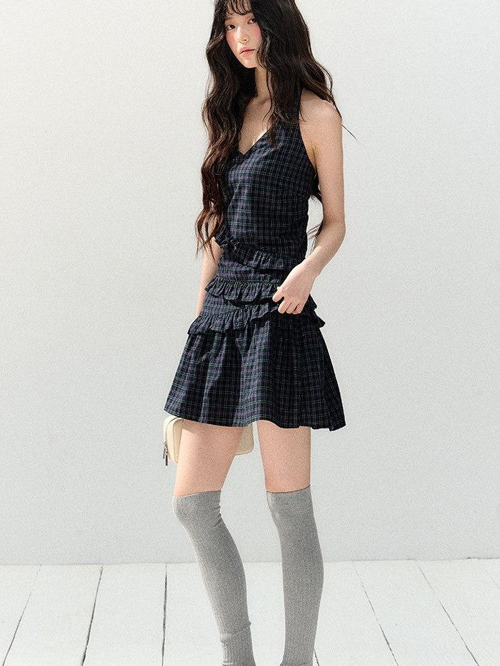 7Shiftin Navy Plaid Pleated Cinched Waist V-neck Women&
