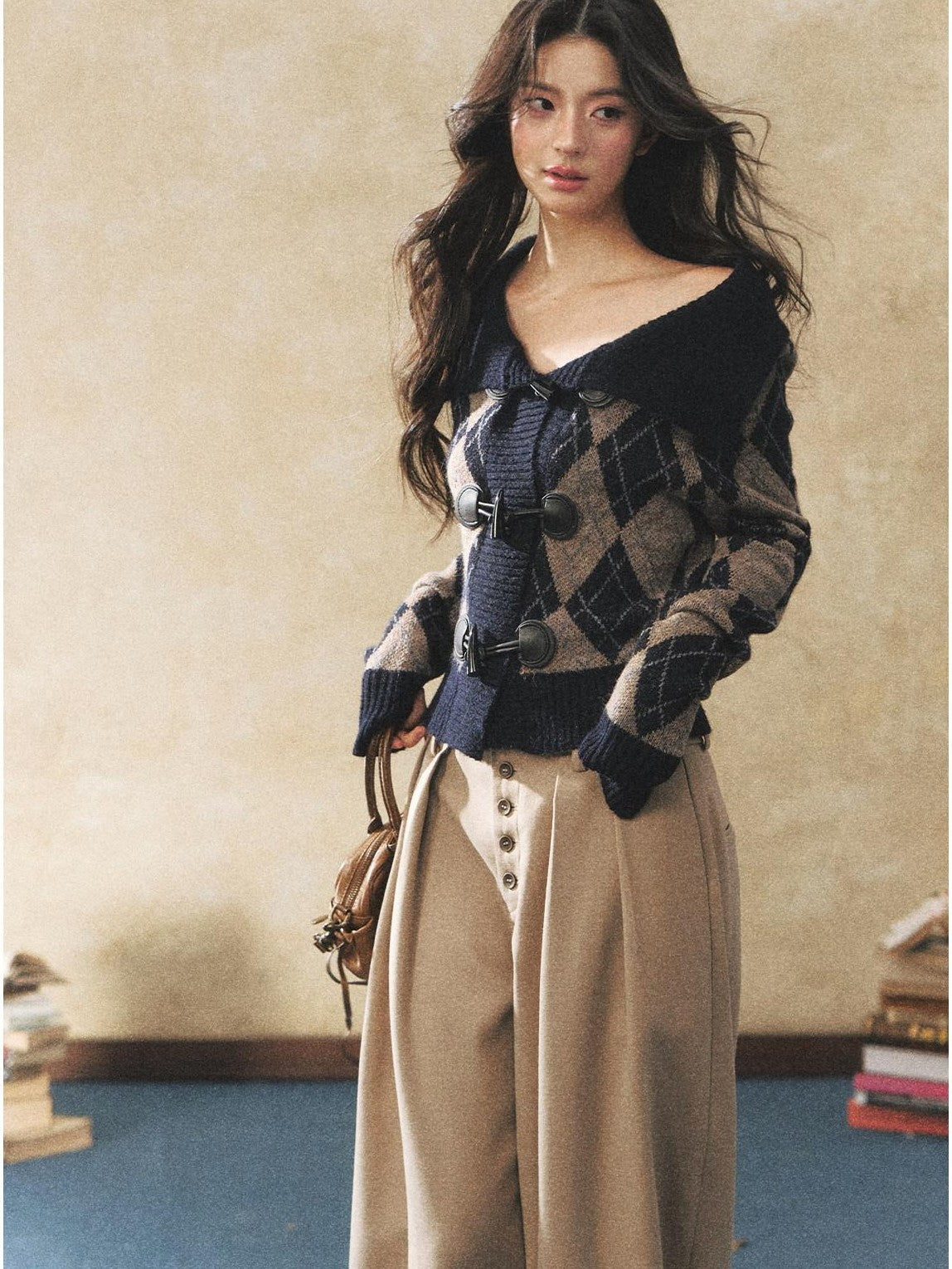 7Shiftin Vintage Two Tone Diamond Horn Toggle Knitted Loose Fit Women&