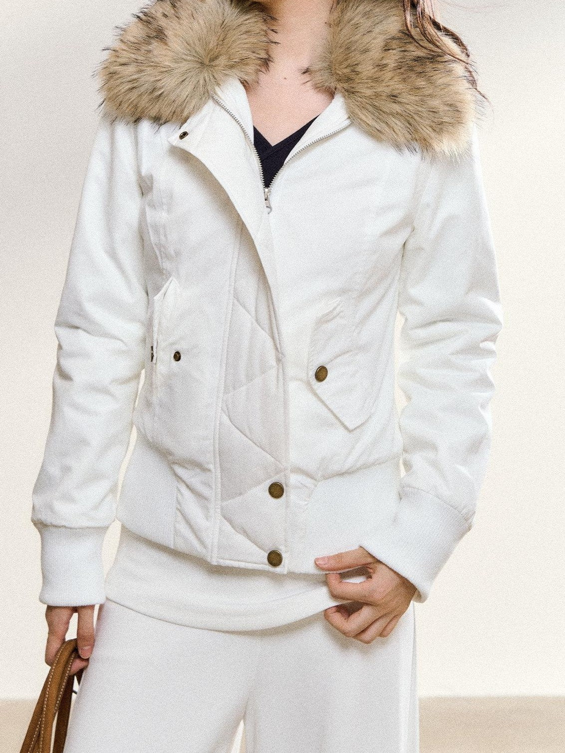 7Shiftin White Plush Patchwork Fur Collar Lapel Button Women&