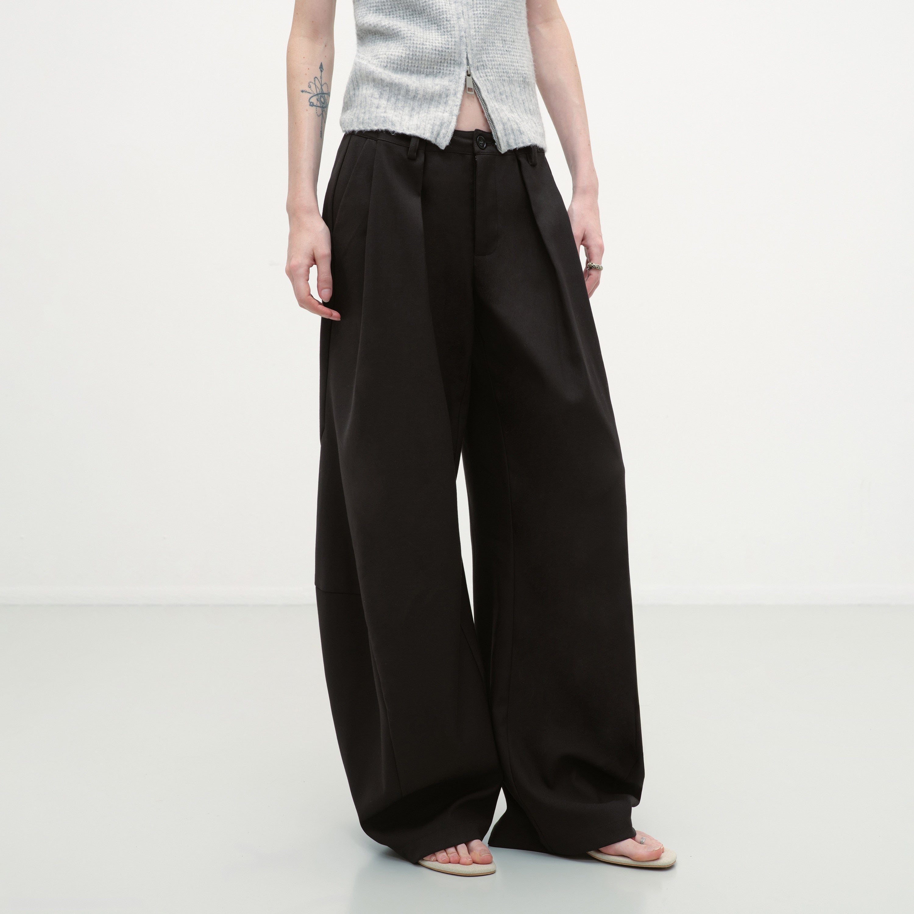 RUN TO THE FUTURE Pleated Minimalist Mid Rise Micro Stretch Casual Loose Fit Black Wide-Leg Pants