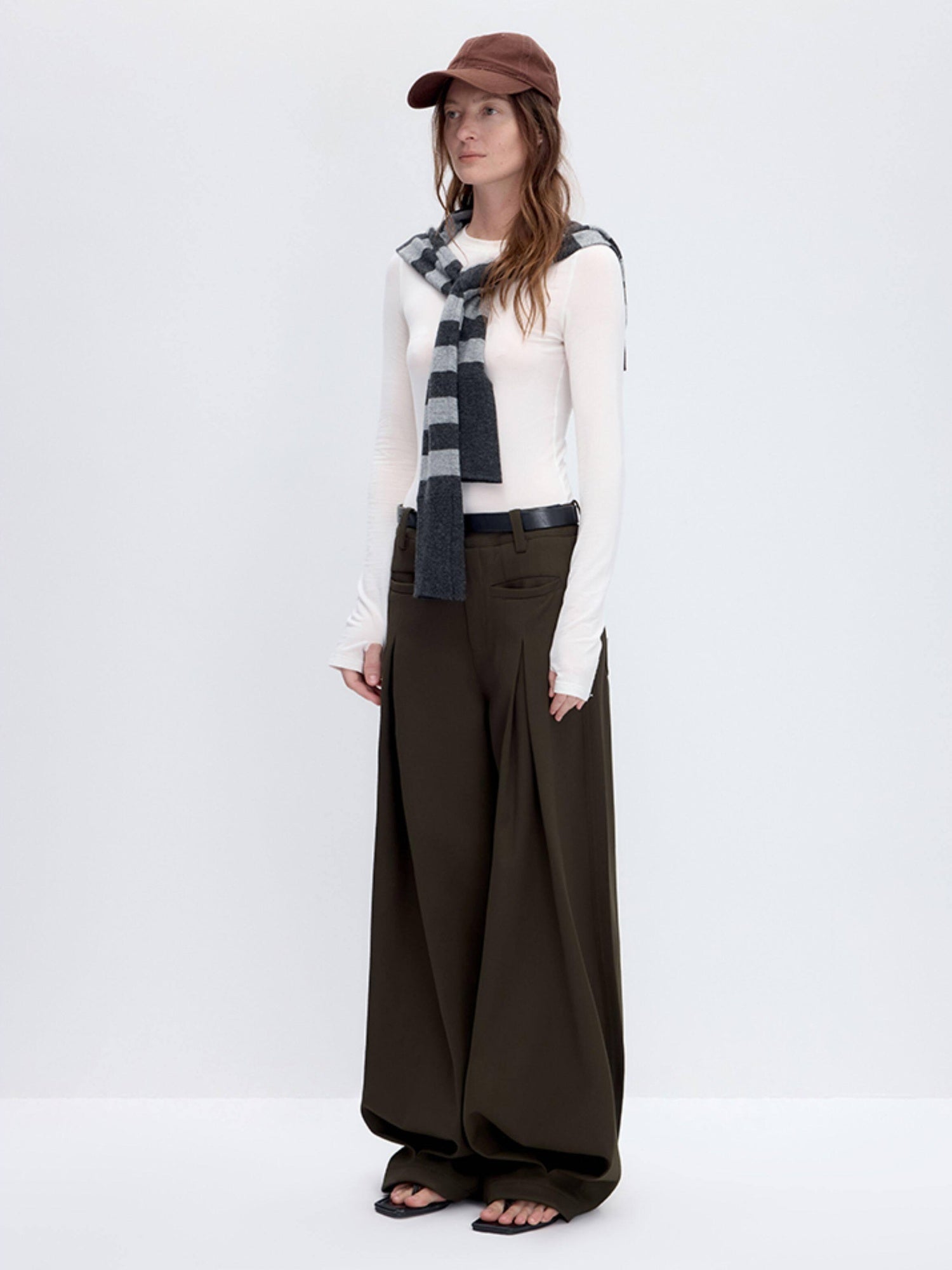 RUN TO THE FUTURE Pleated Low Waist Minimalist Loose Fit Women Vintage Green Wide-Leg Pants