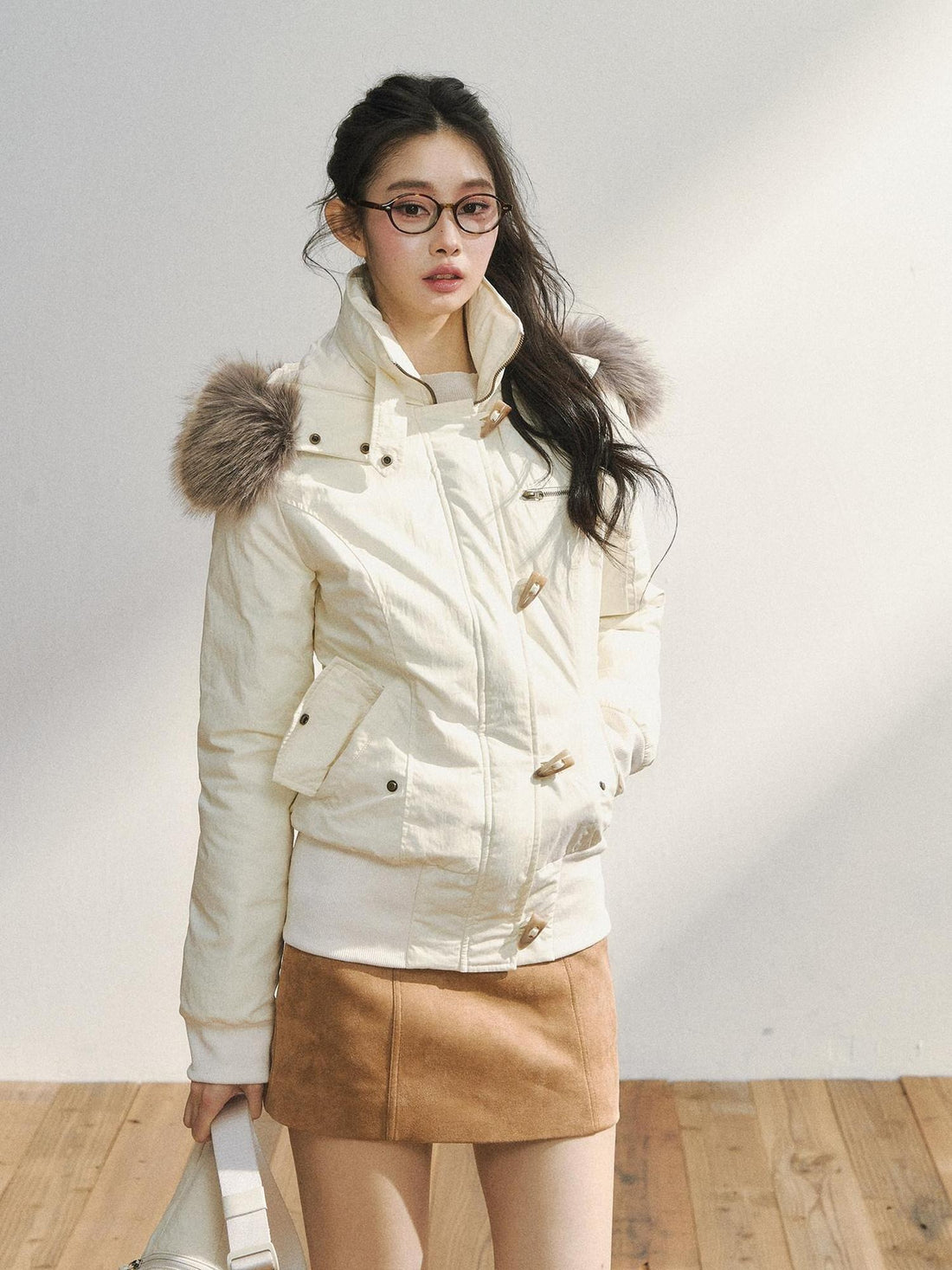 7Shiftin Warm Hooded Two Tone Fur Collar Toggle Closure Short Casual Women Puffer Jackets