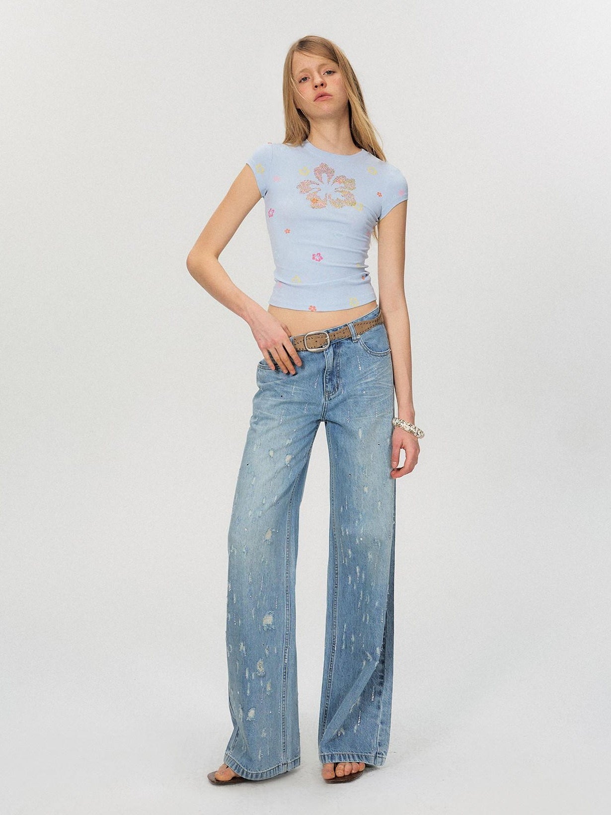 The NeverMore Crystal Trim Relaxed Natural Waist Women Washed Blue Zipper Straight Leg Jeans