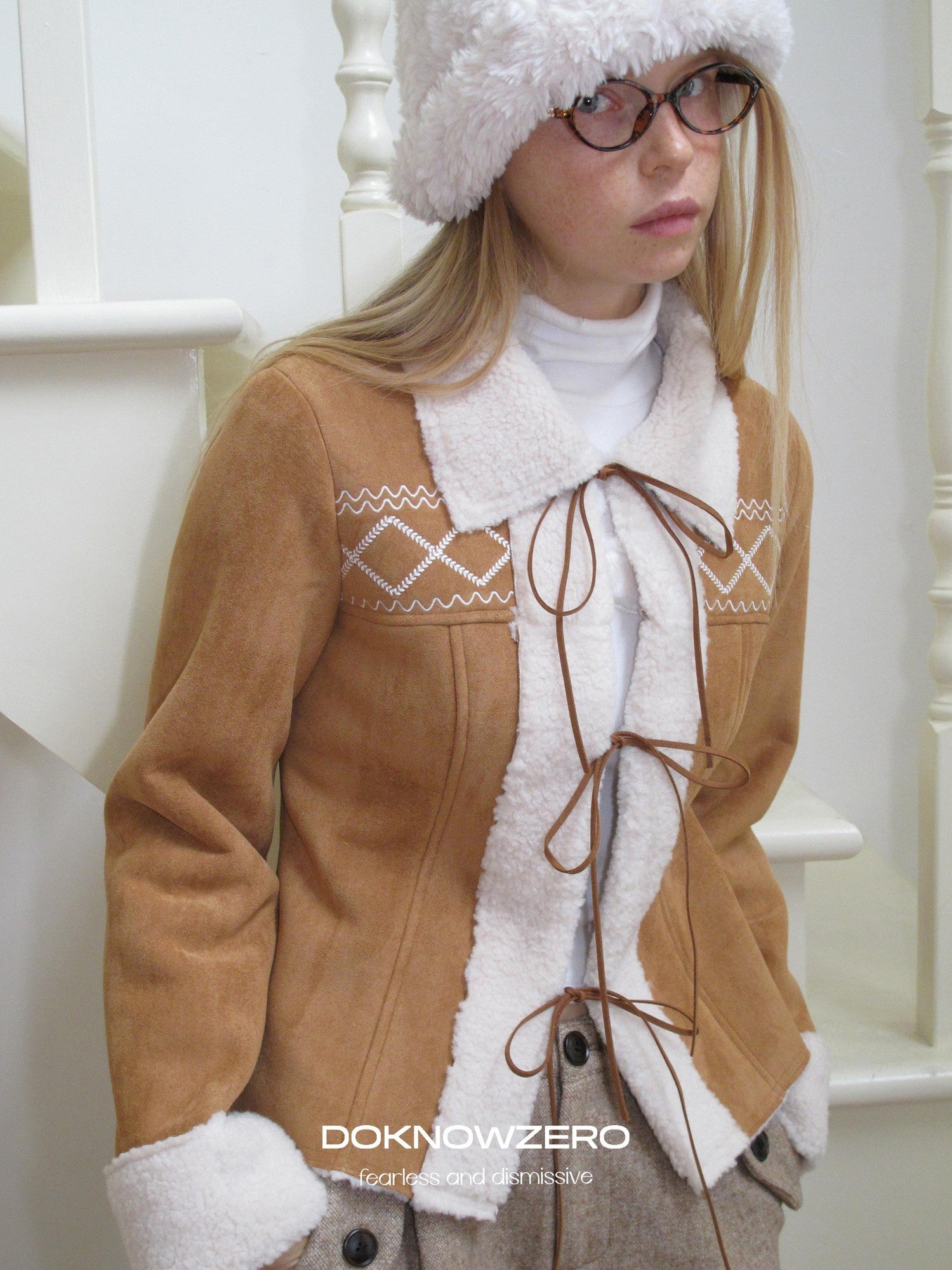 DKZ OFFICIAL Camel Embroidered Tie Front Vintage Women&