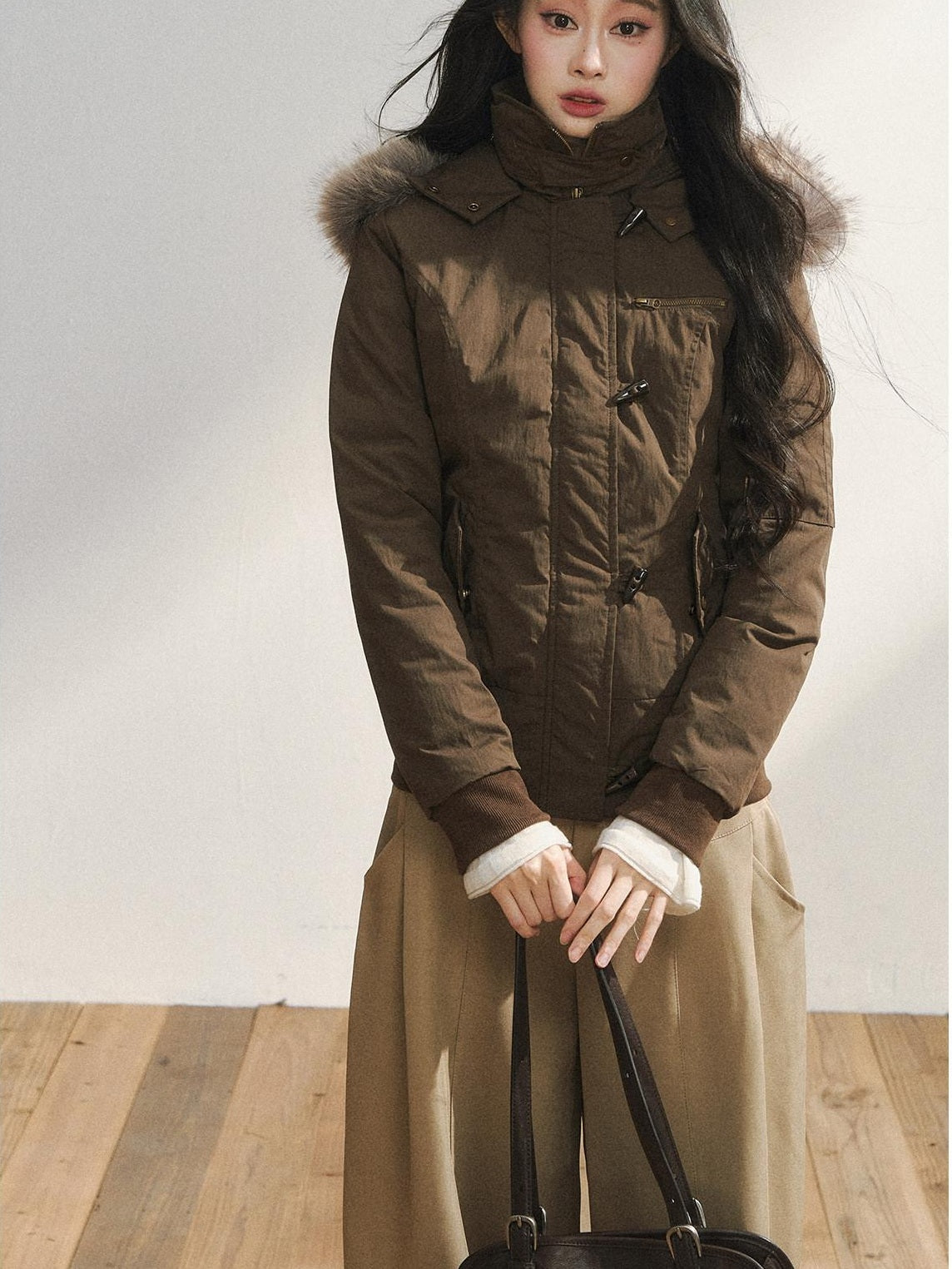7Shiftin Warm Hooded Two Tone Fur Collar Toggle Closure Short Casual Women Puffer Jackets
