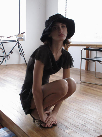 Mito de dar Black Bow Knitted Wide Brim Round Top Women&