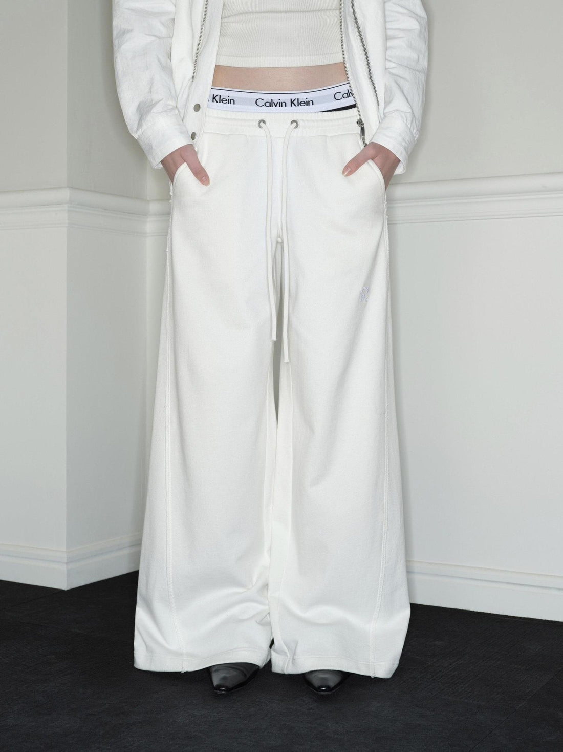 RUN TO THE FUTURE 100 Percent Cotton Original Low Waist Pocket Moonlight White Wide-Leg Pants