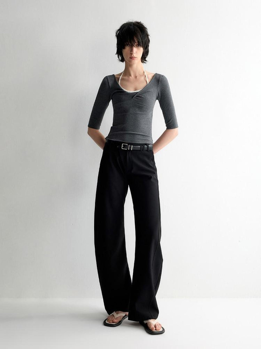 RUN TO THE FUTURE Soft Stretch Low Rise Minimal Loose Curved Tapered Women Classic Black Chinos