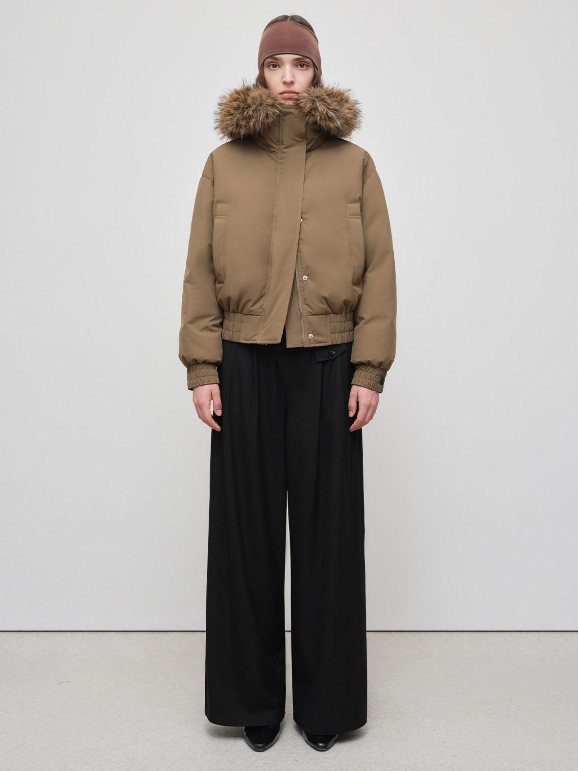 RUN TO THE FUTURE 90 Percent White Duck Down Short Straight Women Detachable Hood Fur Down Jackets