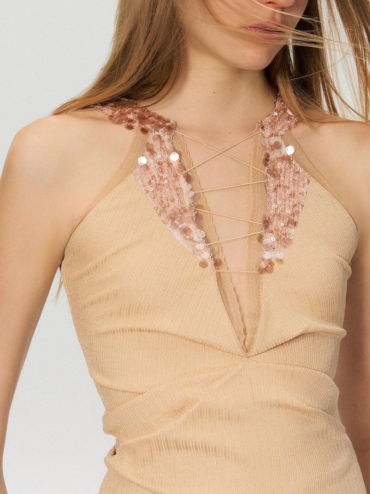 The NeverMore Lightweight Stretch No Padding Y Back Wide Strap Slim Cropped Women Camisoles