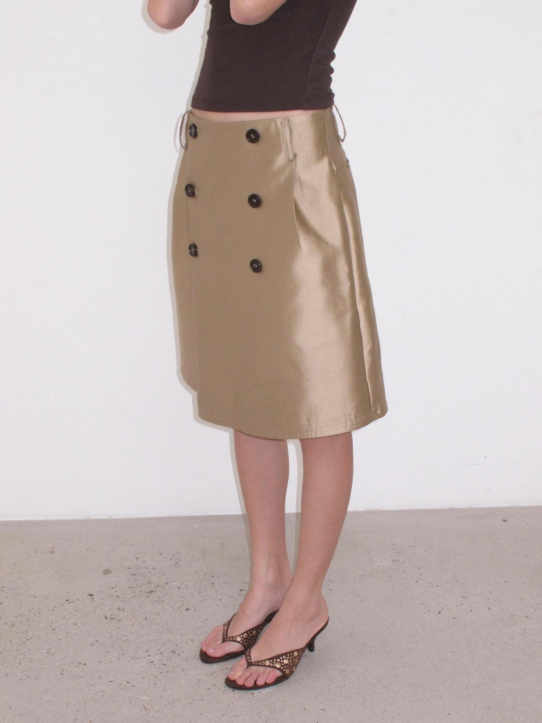 Mito de dar Champagne Gold Button Front A Line Silky Women&