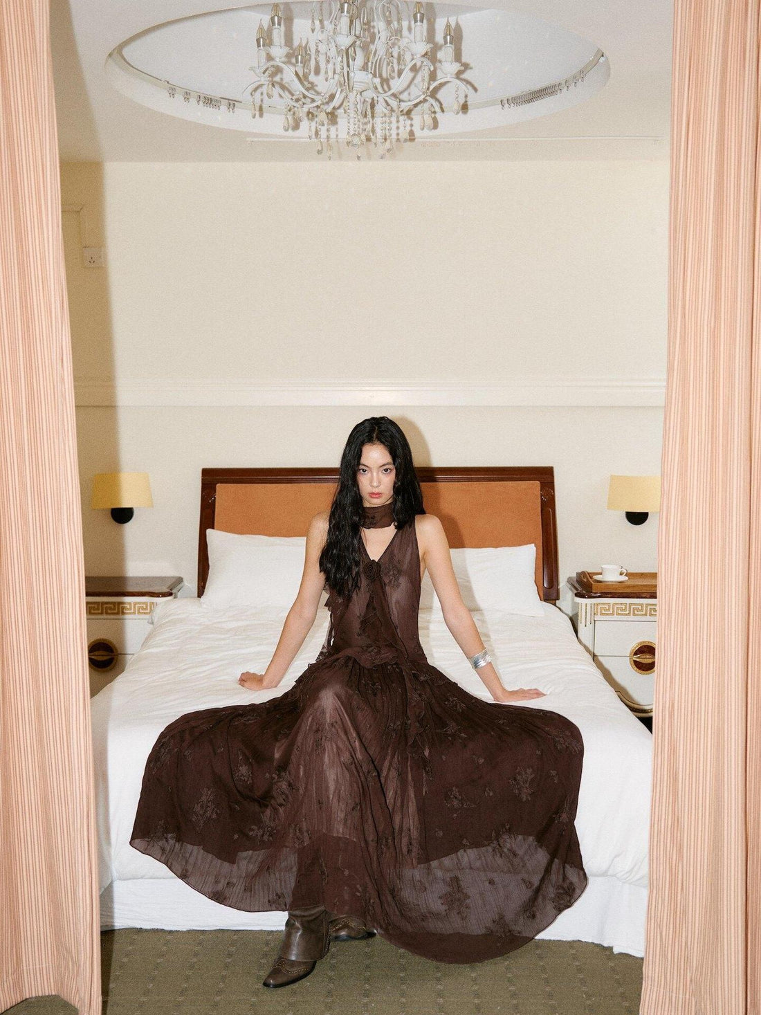 9rotic High Waist Embroidered Vintage Slim H Silhouette Zip Coffee Women Jeans