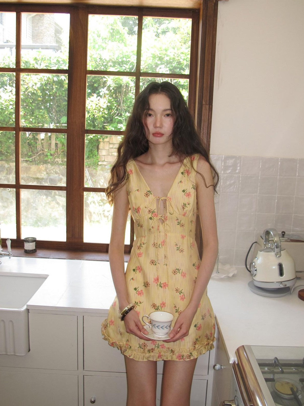 9rotic Yellow Floral V-neck Tie Waist Ruffle Sleeveless Women&