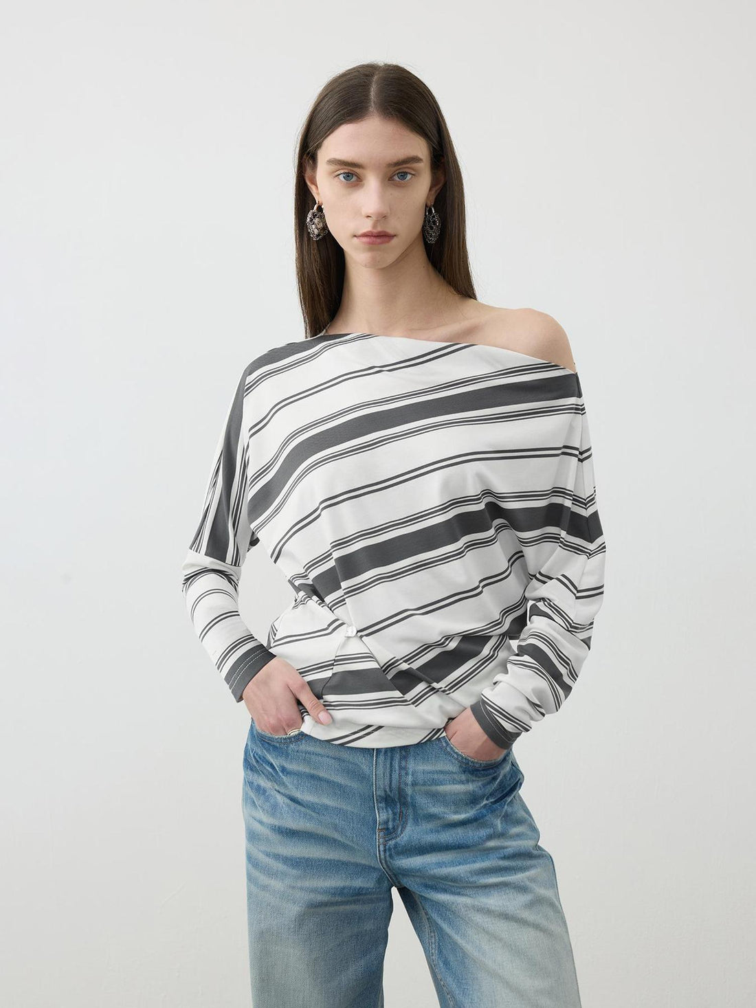 AFTADAWN Asymmetric Shoulder Stripe Button Detail Rayon Tee