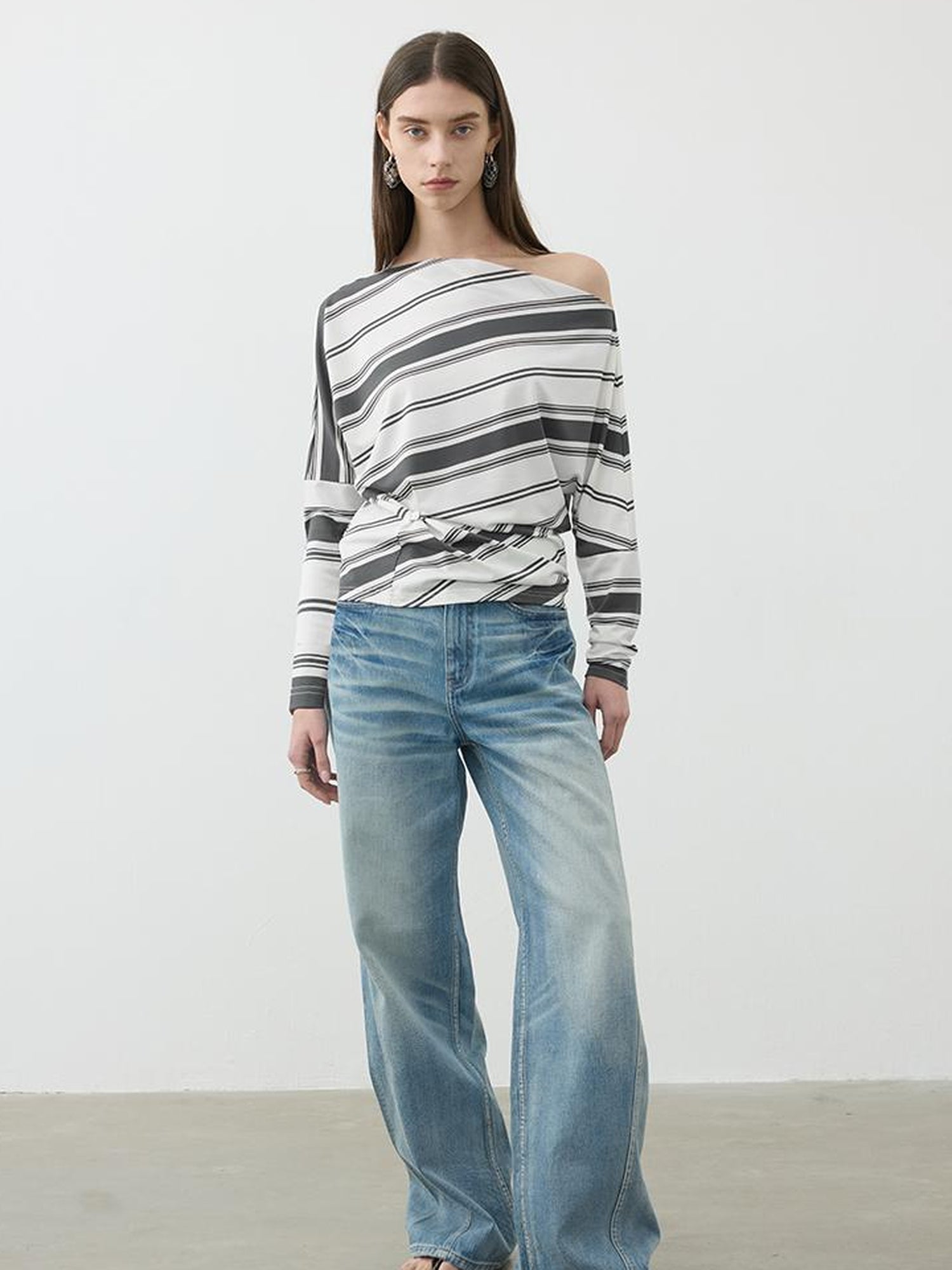 AFTADAWN Asymmetric Shoulder Stripe Button Detail Rayon Tee