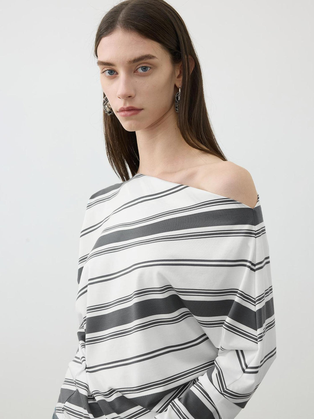 AFTADAWN Asymmetric Shoulder Stripe Button Detail Rayon Tee