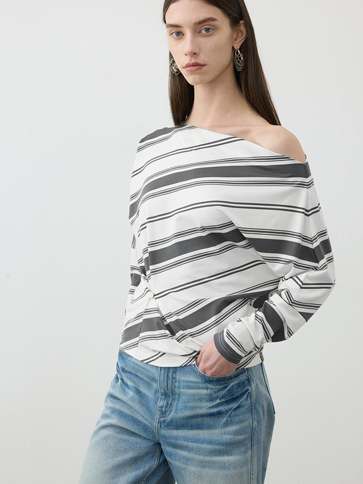 AFTADAWN Asymmetric Shoulder Stripe Button Detail Rayon Tee