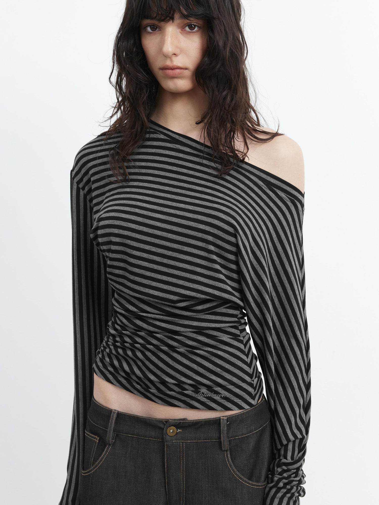 AFTADAWN Asymmetric Shoulder Striped Lyocell Top