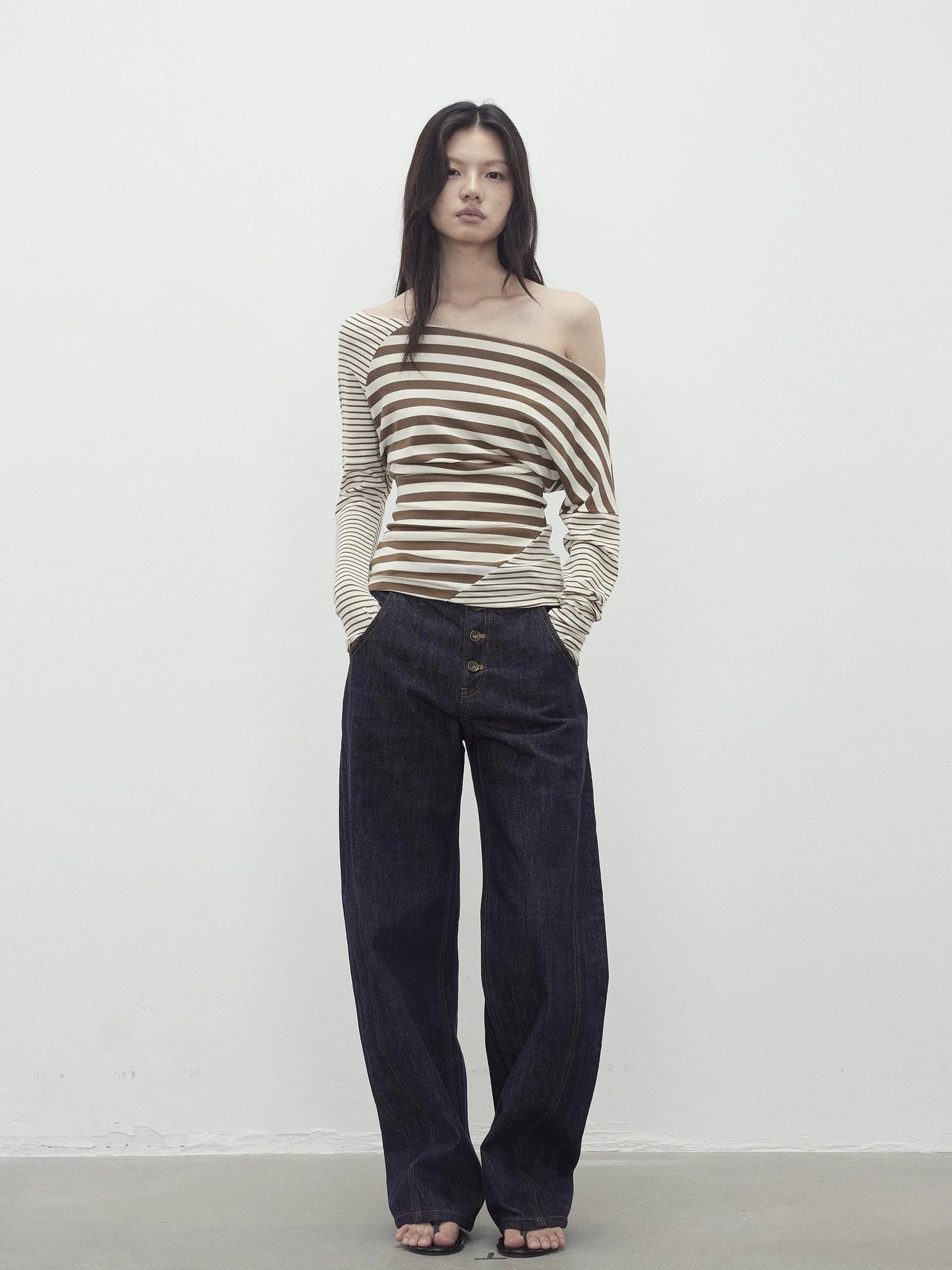 Asymmetric Stripe Contrast Slash Neck Fitted Top