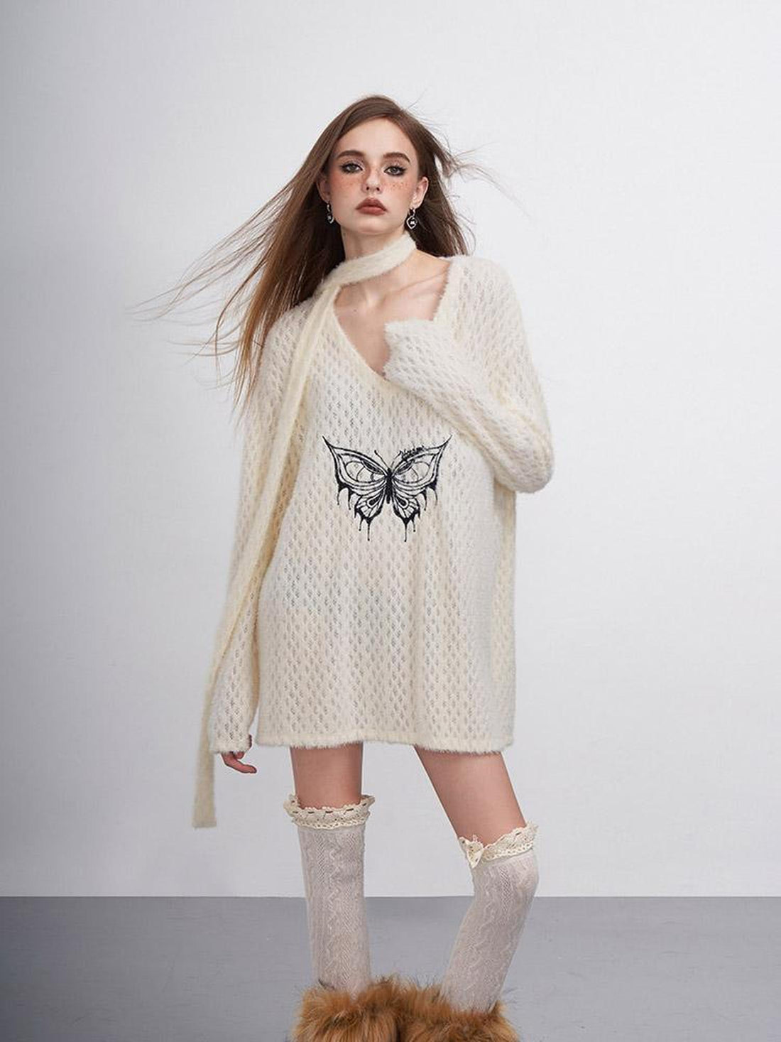 AFTADAWN Butterfly Embroidered V-Neck Sweater