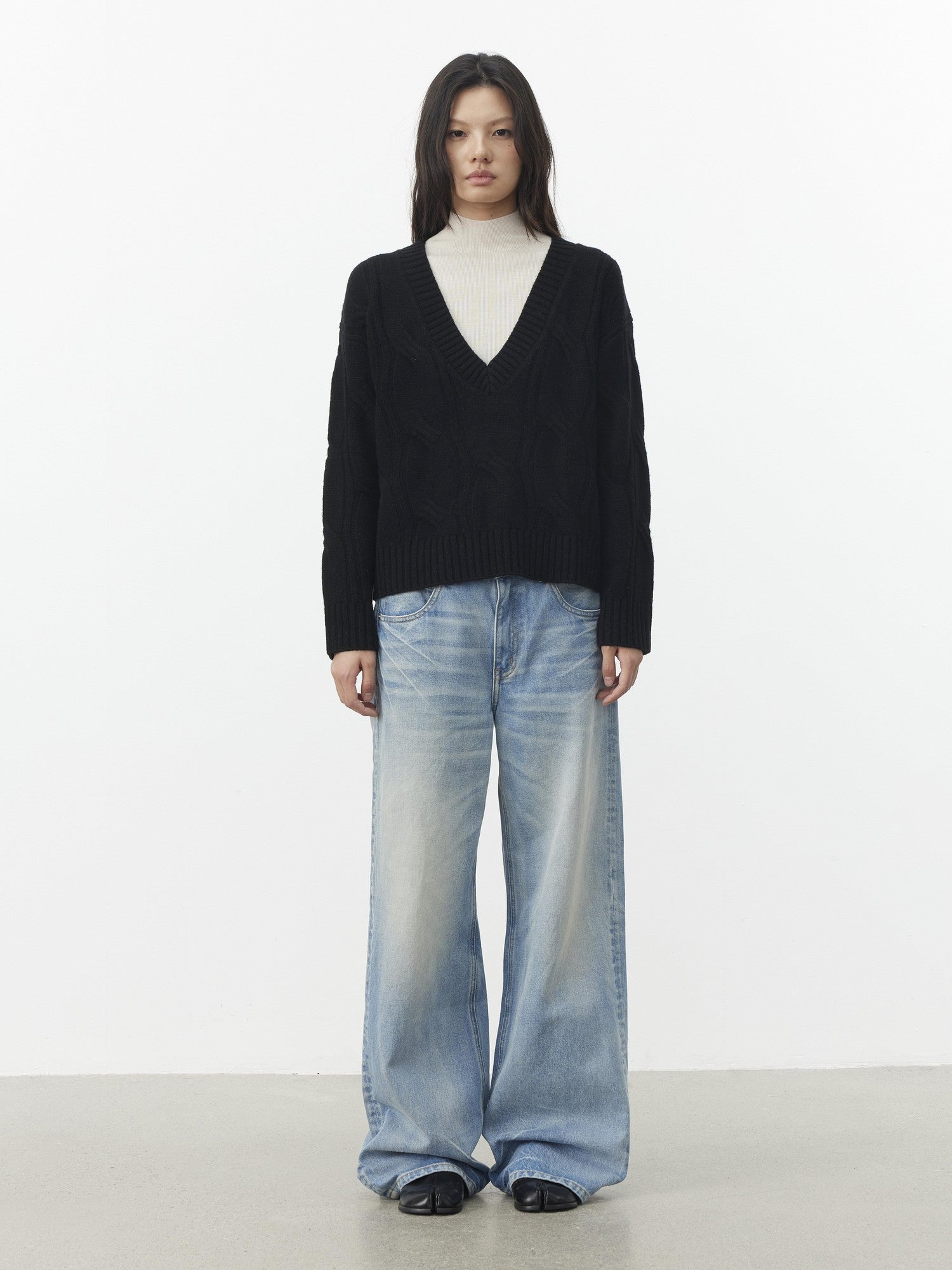 AFTADAWN Relaxed Thick Cable Knit V-neck Women&