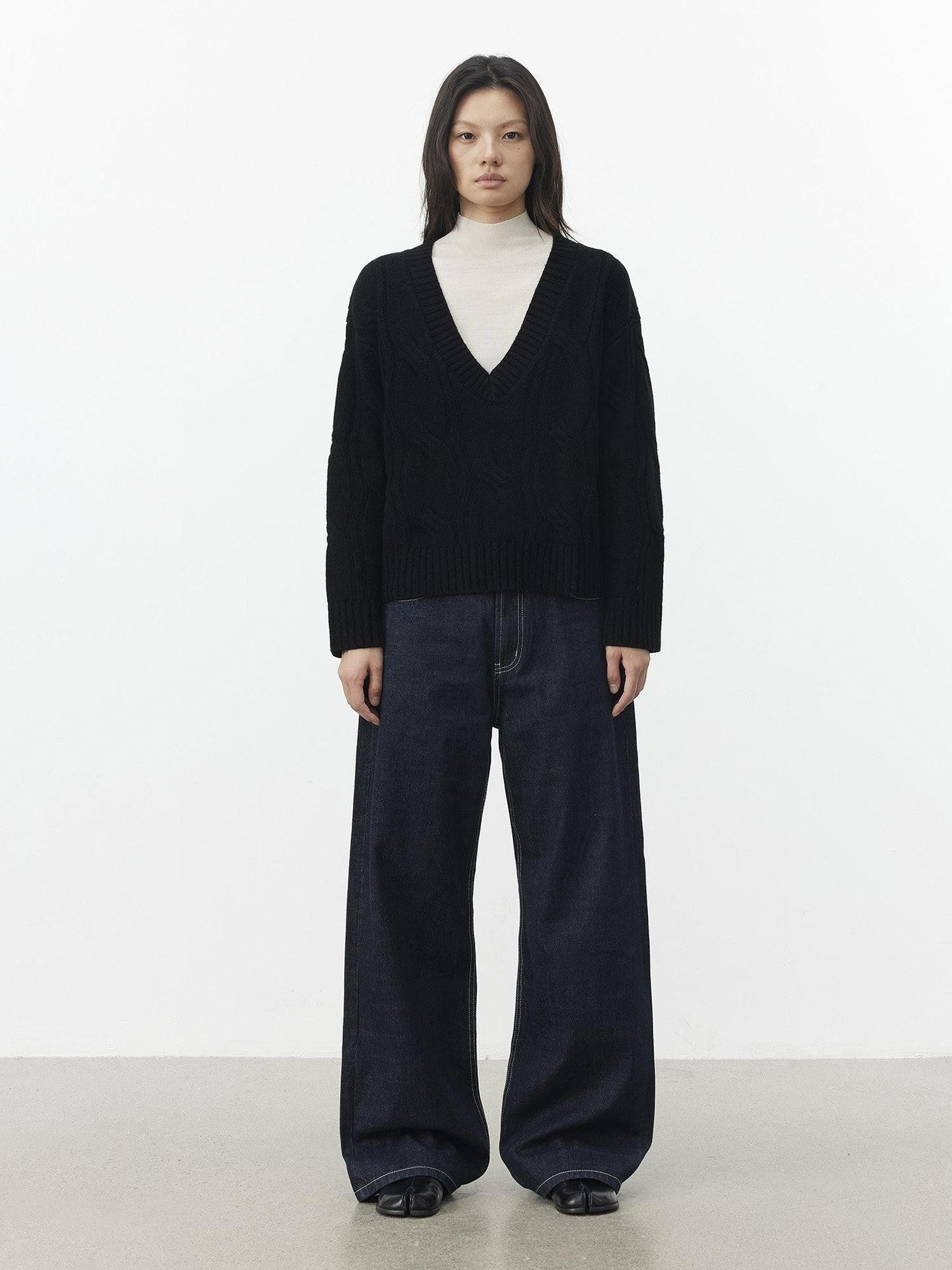 AFTADAWN Relaxed Thick Cable Knit V-neck Women&