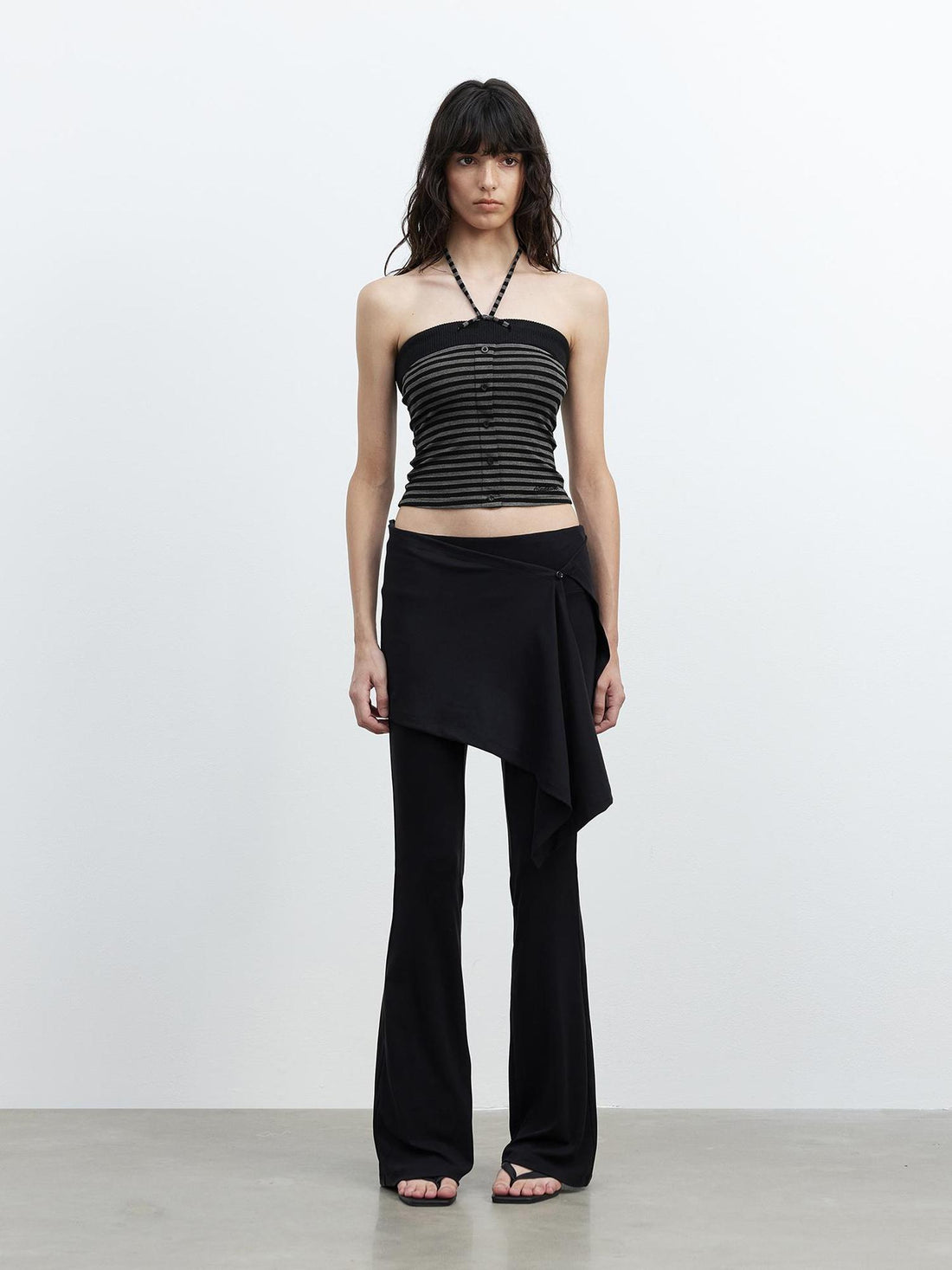 AFTADAWN Ribbed Knit Strapless Top With Contrast Trim And Tie Detail