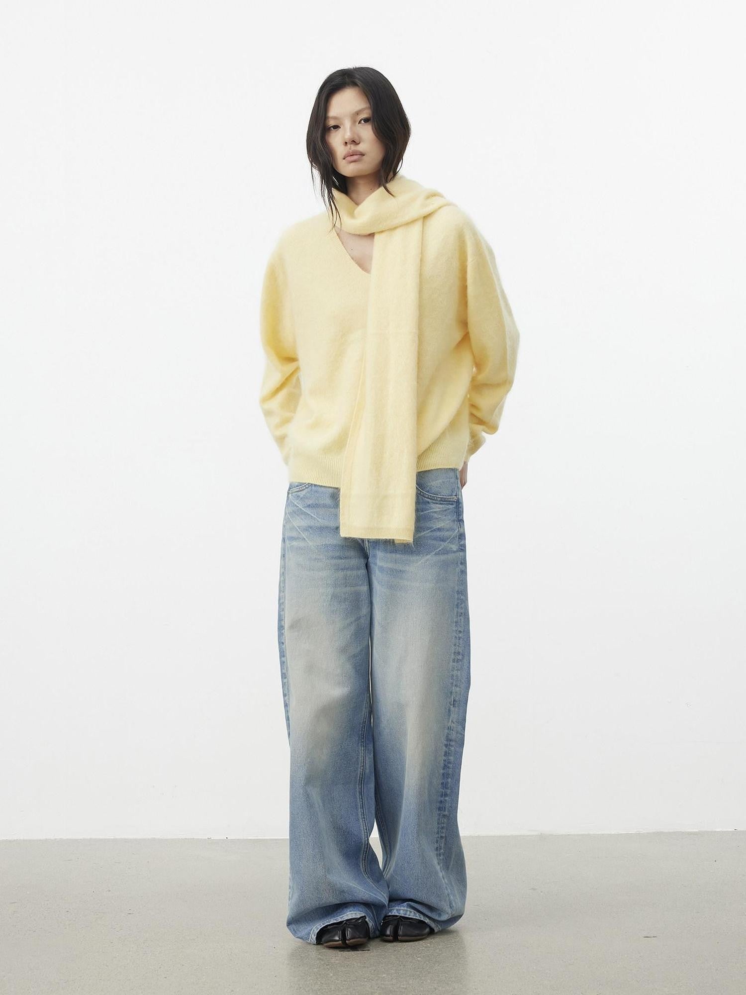 AFTADAWN Soft V-neck Knit Loose Fit Women&