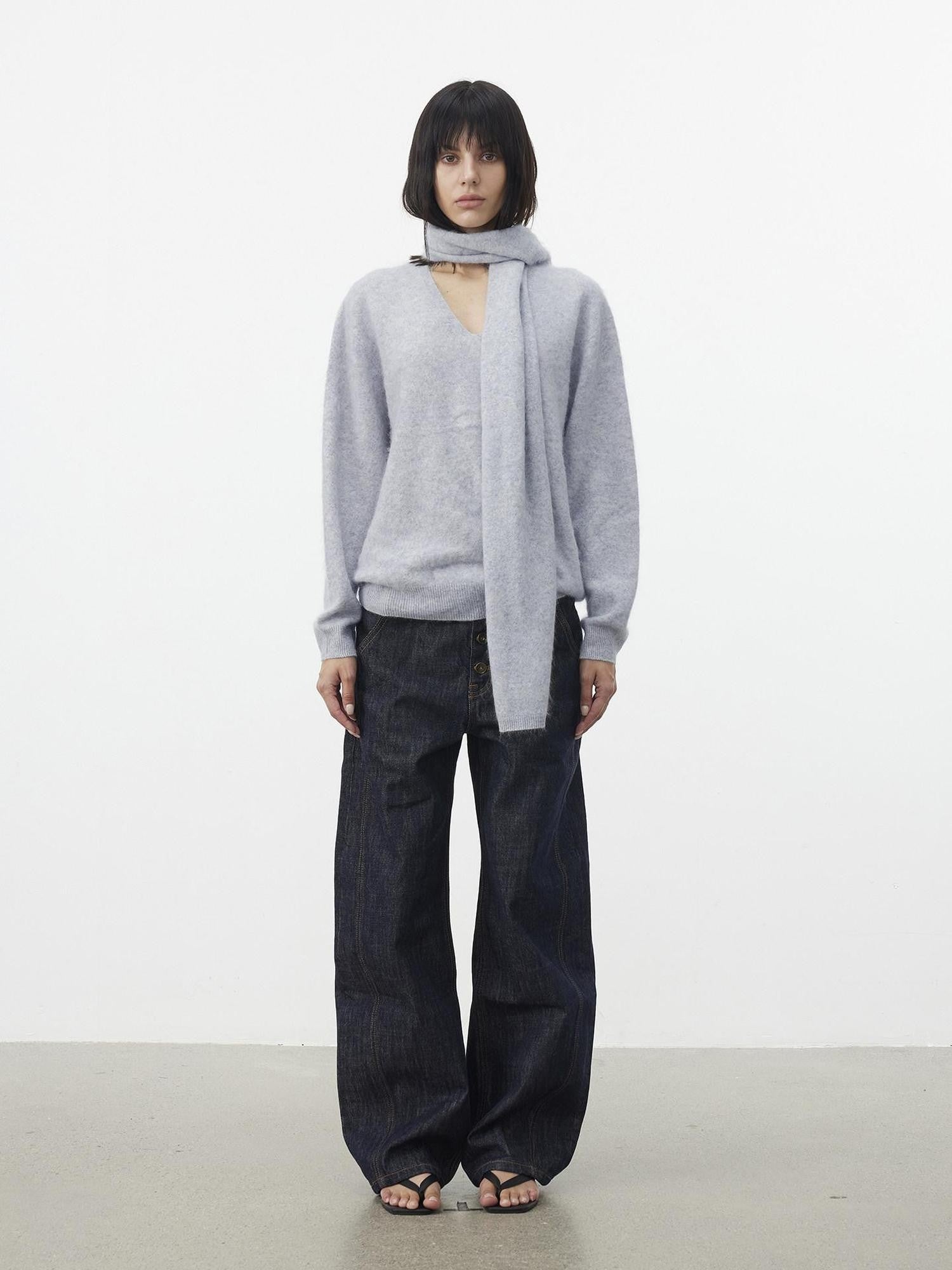 AFTADAWN Soft V-neck Knit Loose Fit Women&