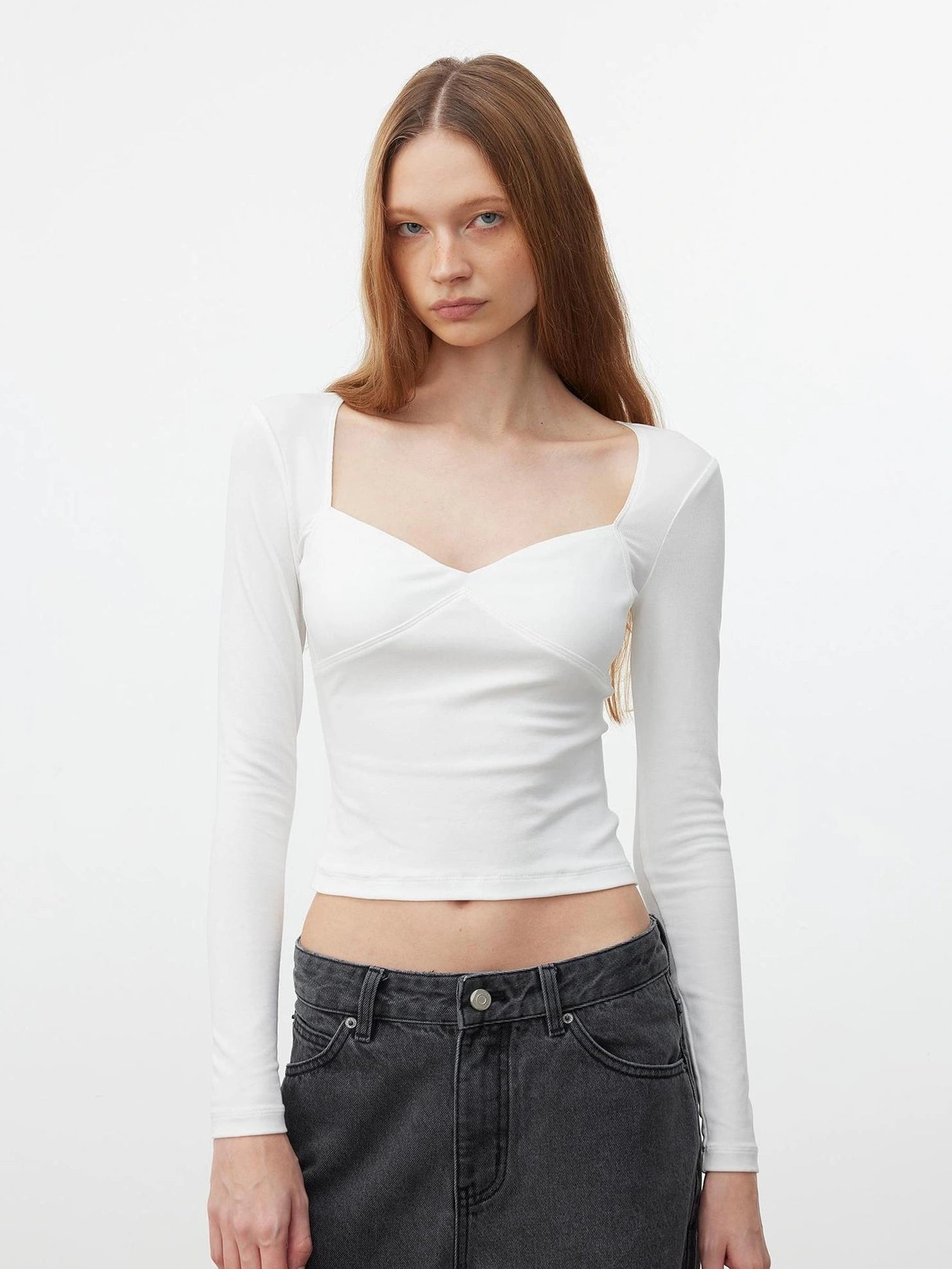 AFTADAWN Soft V-neck Slim Fit Cropped Top T-shirt