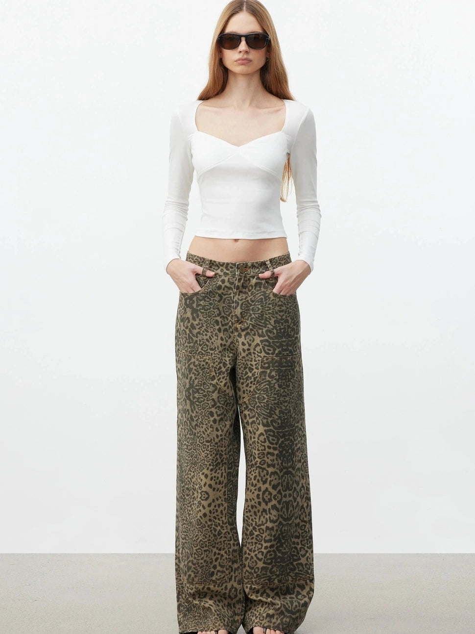 AFTADAWN Soft V-neck Slim Fit Cropped Top T-shirt