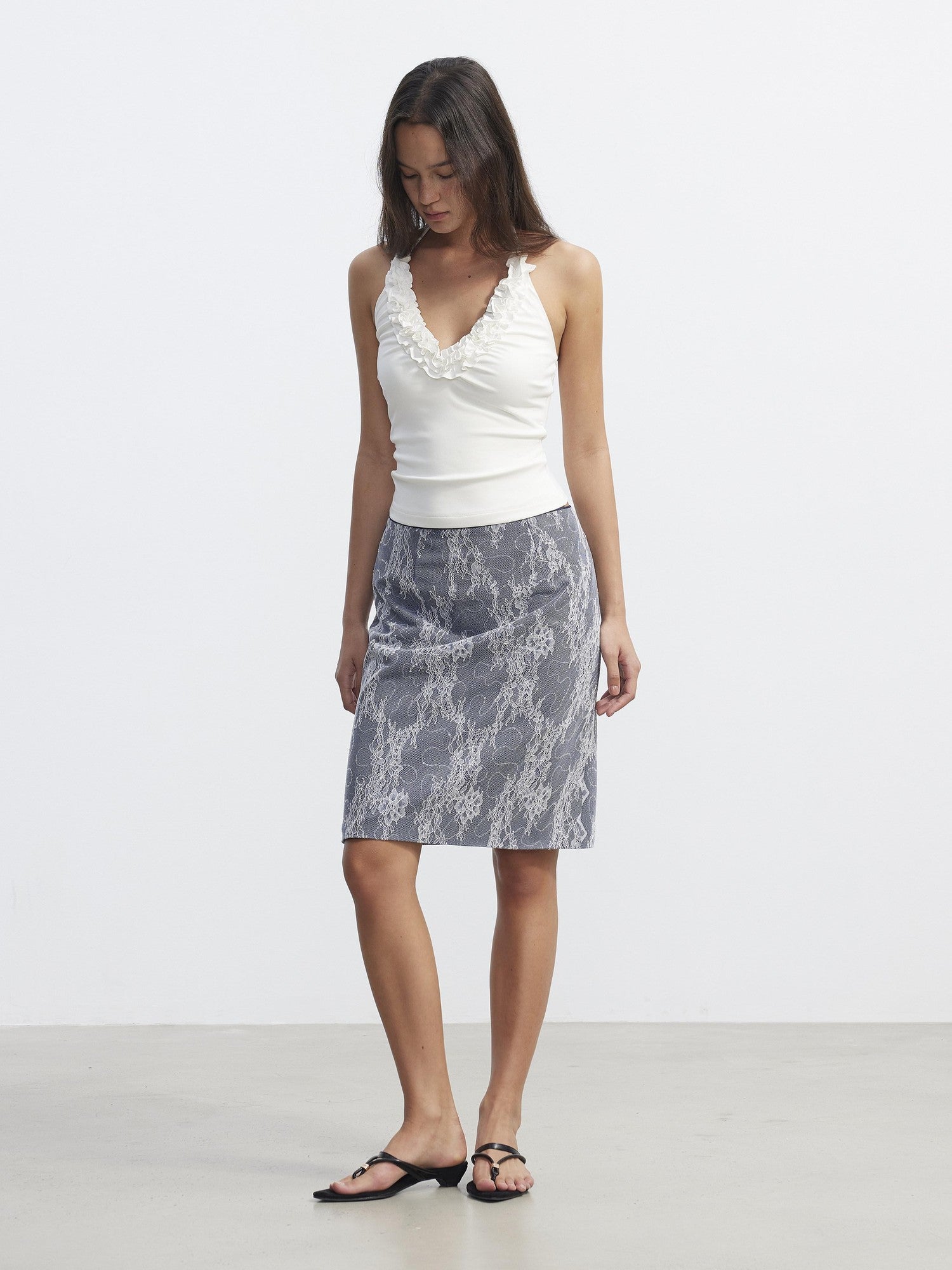 AFTADAWN Solid White Ruffle V-neck Tie Slim Fit Women&