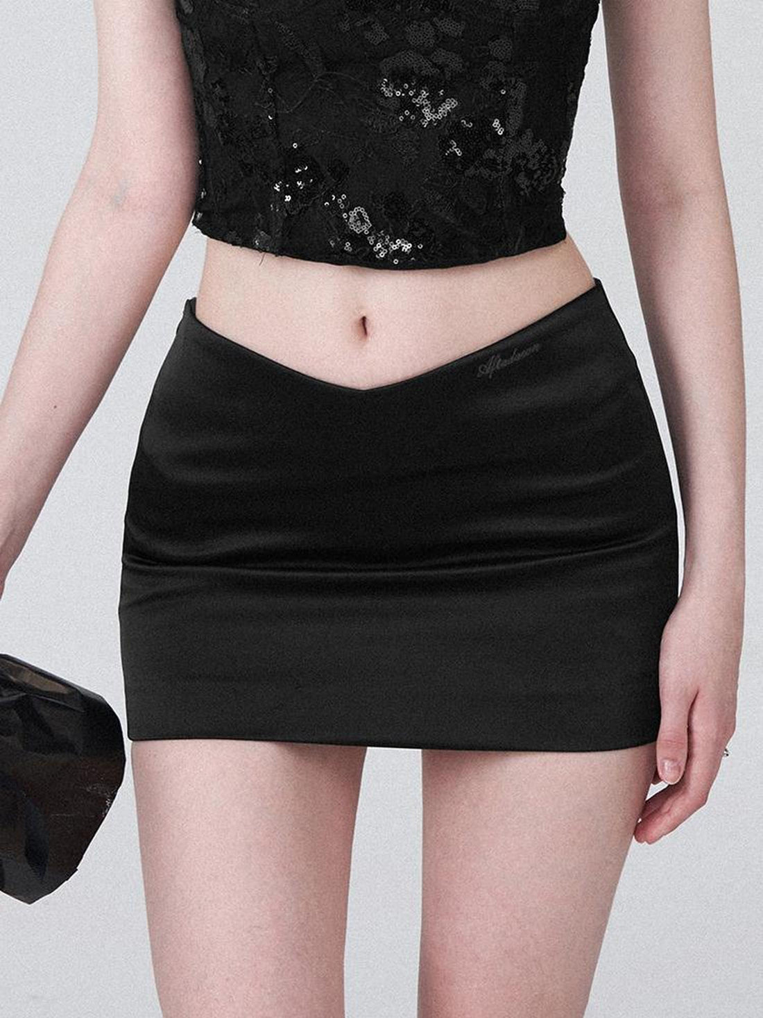AFTADAWN Textured V Waist Flared Midi Skirt