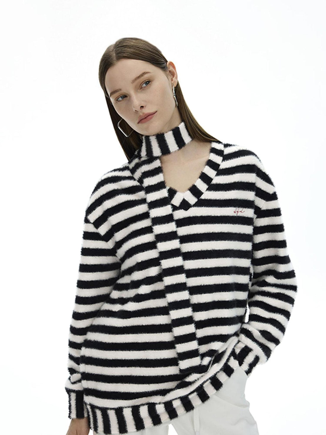 AFTADAWN V-Neck Striped Knit Sweater With Detachable Scarf