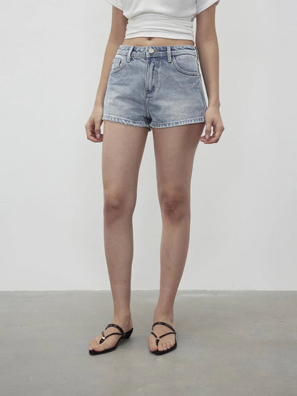 Vintage Washed Low Rise Denim Shorts With Frayed Hem