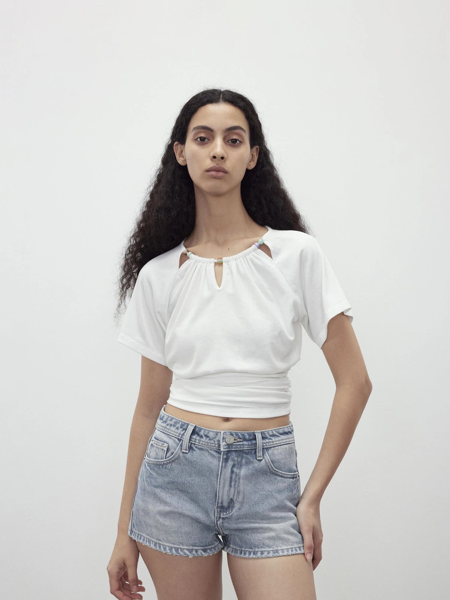 Vintage Washed Low Rise Denim Shorts With Frayed Hem