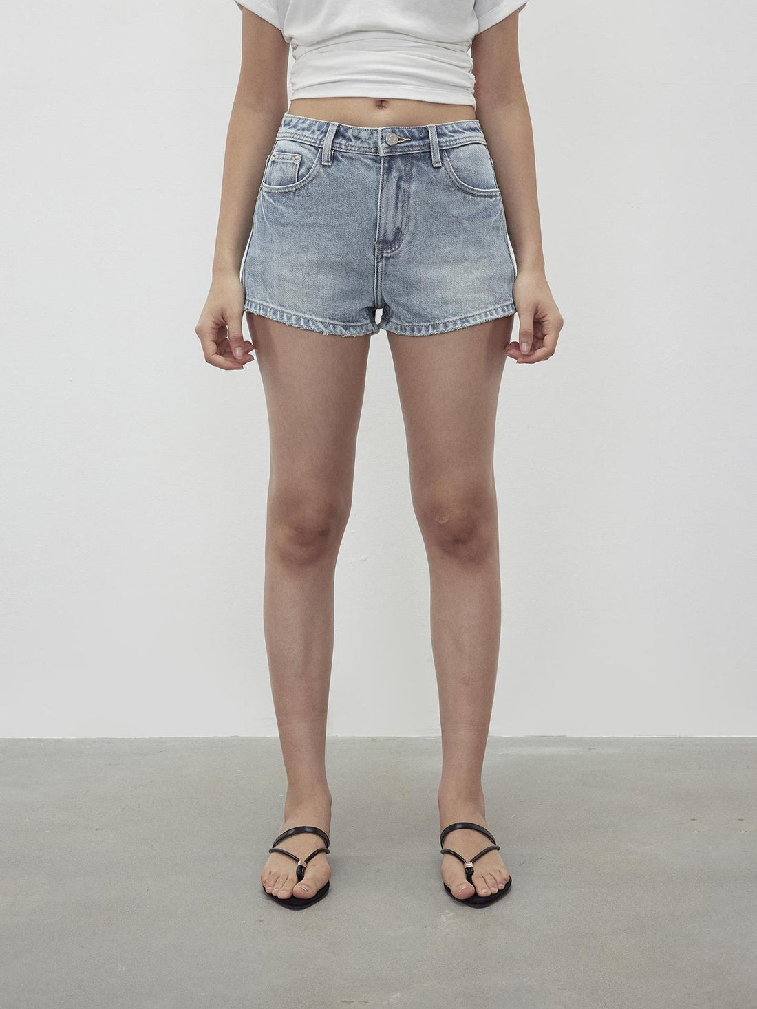 AFTADAWN Vintage Washed Low Rise Denim Shorts With Frayed Hem