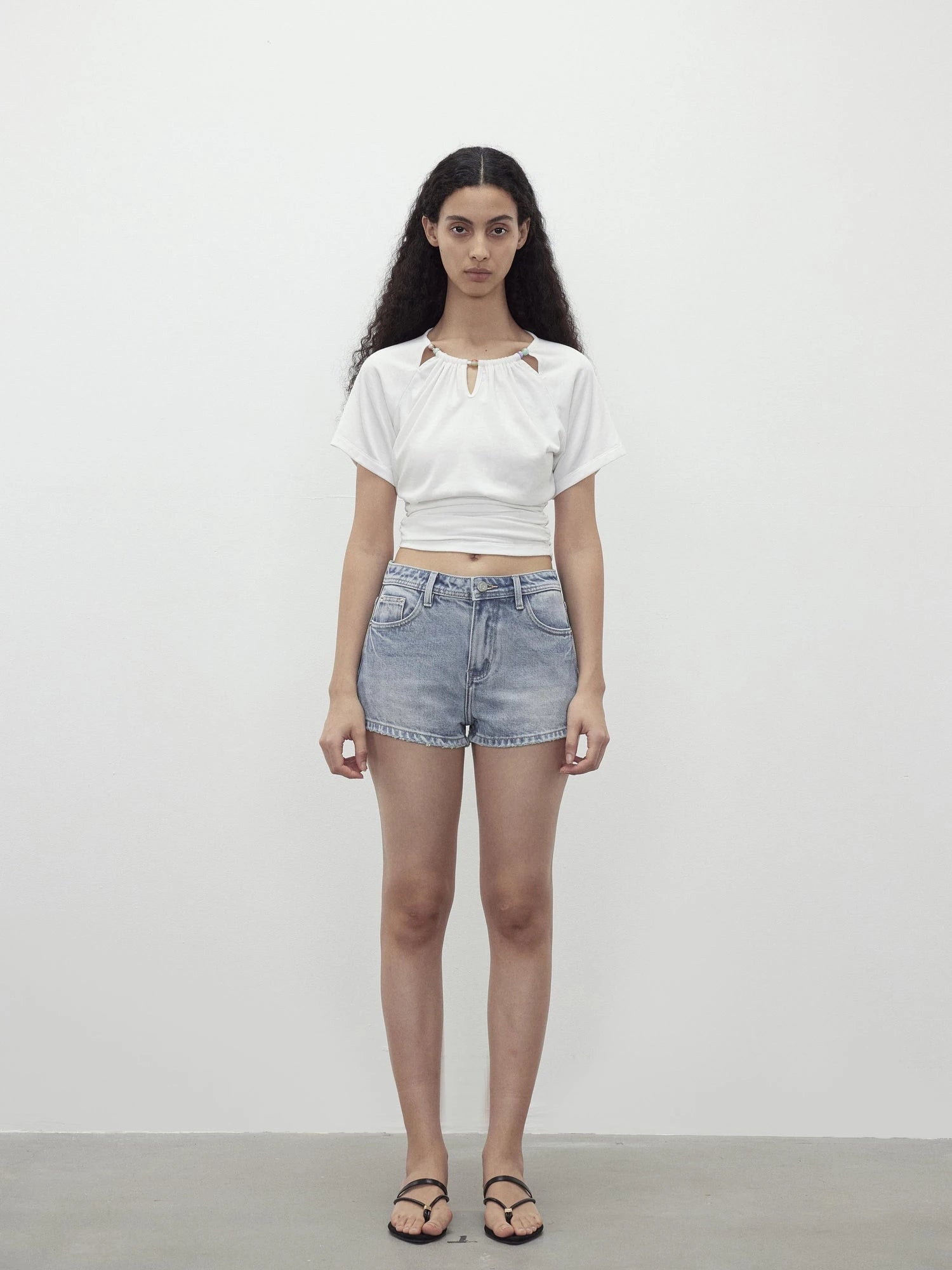Vintage Washed Low Rise Denim Shorts With Frayed Hem