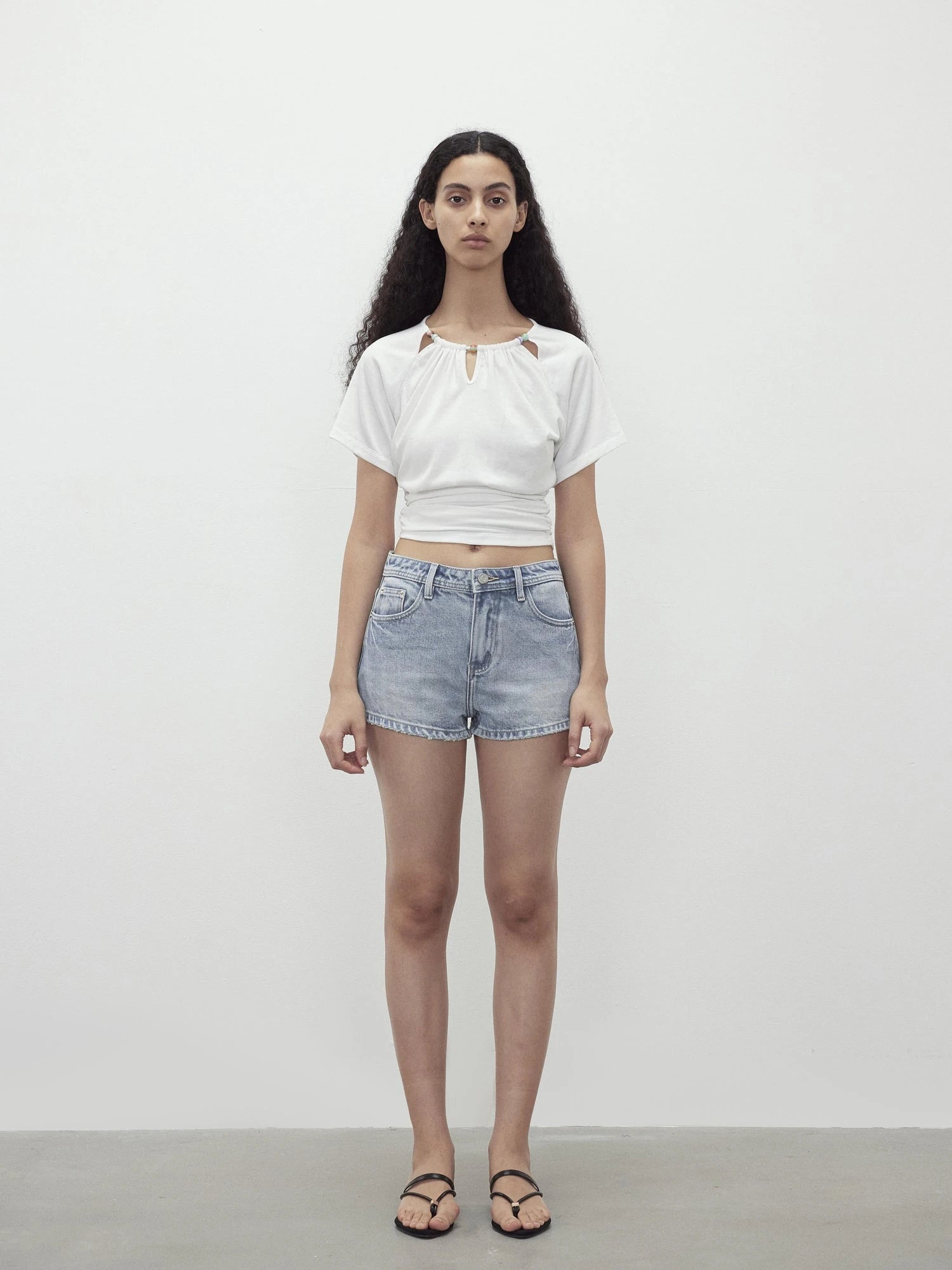 Vintage Washed Low Rise Denim Shorts With Frayed Hem