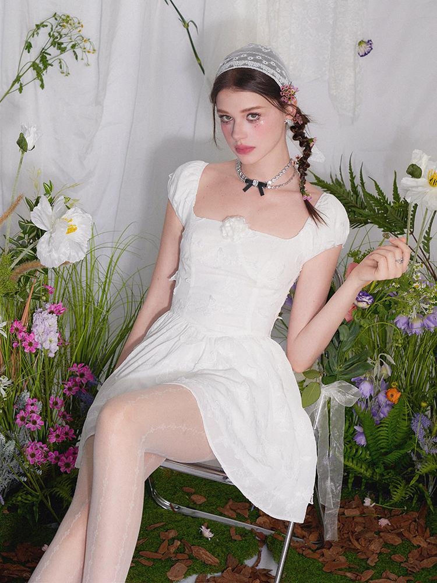 White Gardenia Butterfly Embroidered Dress V-neck T-shirt Long-Sleeve