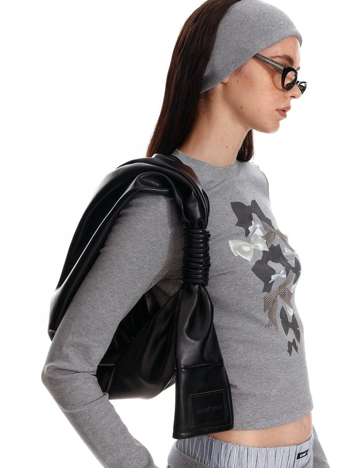 ALINNV Black Pleated Asymmetrical Dumpling Top Handle Women&
